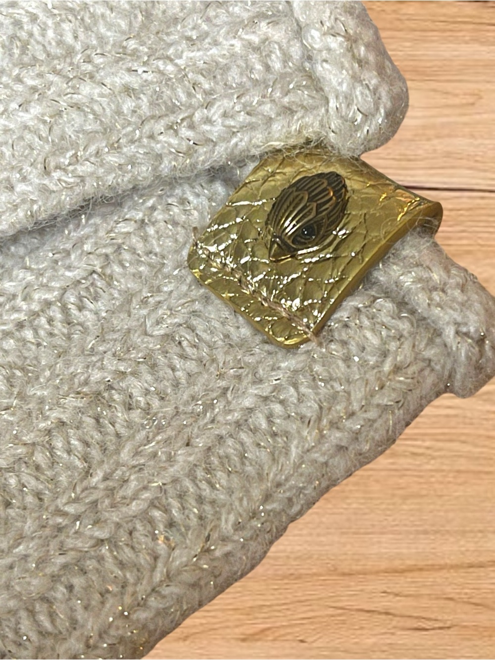 KURT GEIGER RARE Sequin Showroom Prototype Eagle Knit Touchscreen Gloves NWT - Picture 3 of 13